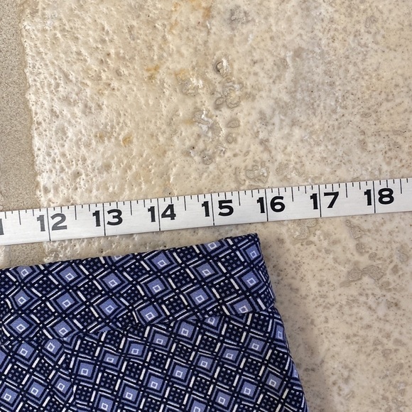 Mario Serrani blue diamond pattern Bermuda shorts Womens 12 Stretch comfort - Picture 6 of 6